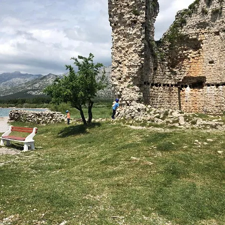 Tomo Starigrad Paklenica